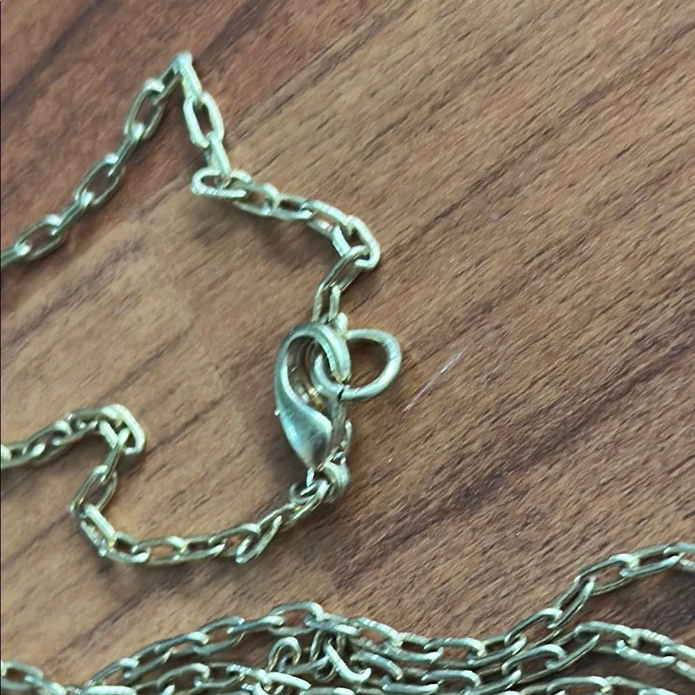 Gold Pendant coin shaped Necklace - Picture 3 of 3